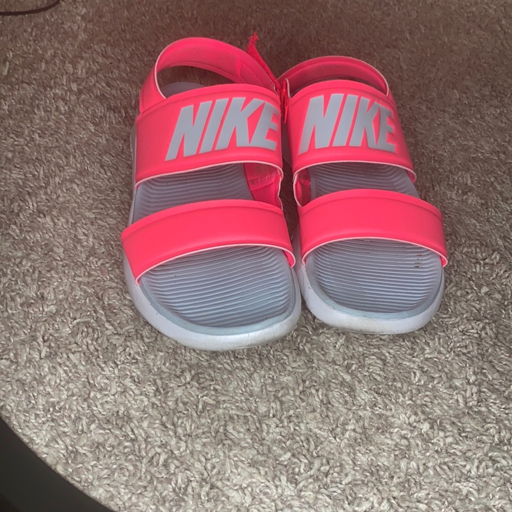 Nike strap back sandals
